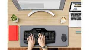 Logitech Desk Mat Studio Series - Mid Grey - Image 3