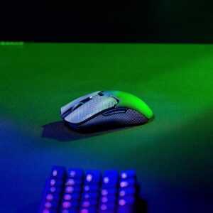 Razer Viper V2 Pro - Wireless Gaming Mouse (PC) - Image 4